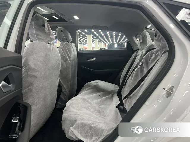 Geely Automobile Binrui 2026 Белый из Китая, фото 3