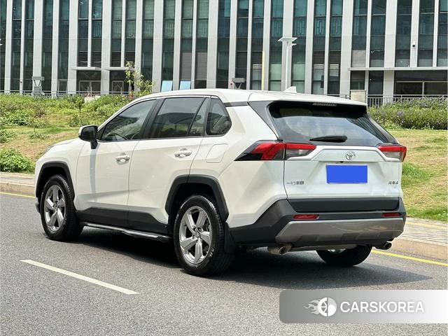Toyota RAV4 Rongfang 2022 Белый из Китая, фото 5