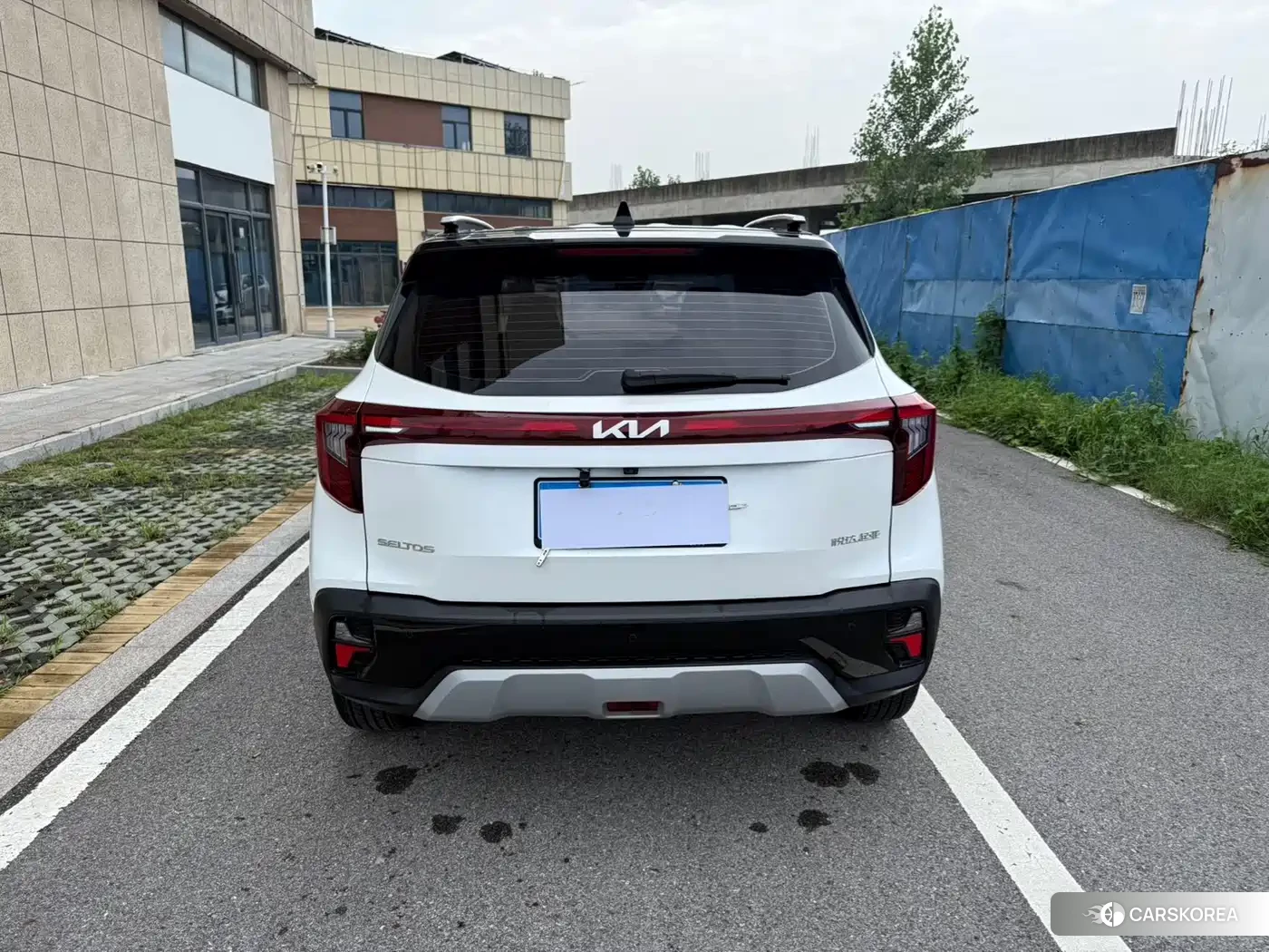 Kia Seltos 2023 Белый из Китая, фото 3