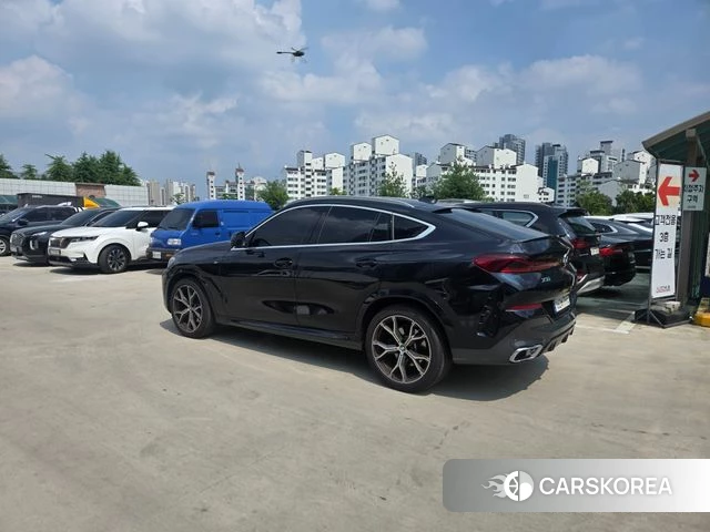BMW X6 (G06) 2022 Черный из Кореи, фото 3
