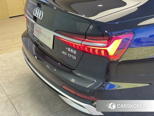 Audi A6L id 4335698 из Китая 9