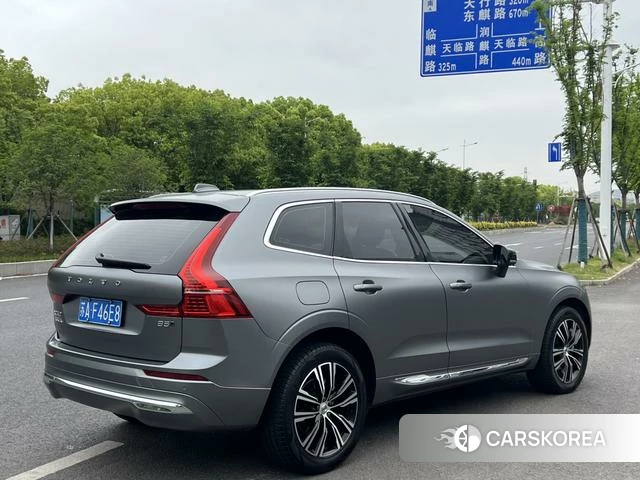 Volvo XC60 2021 Темно-серый из Китая, фото 4