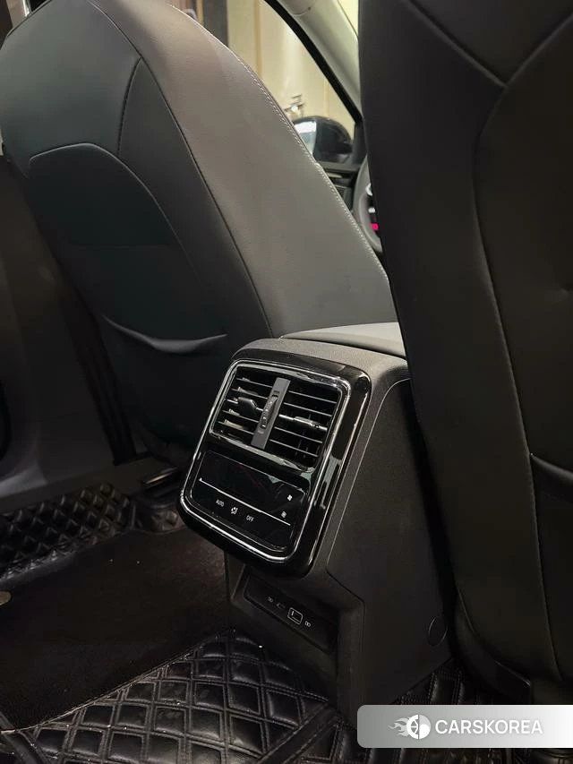 Volkswagen Passat PHEV id 4262053 из Китая 21