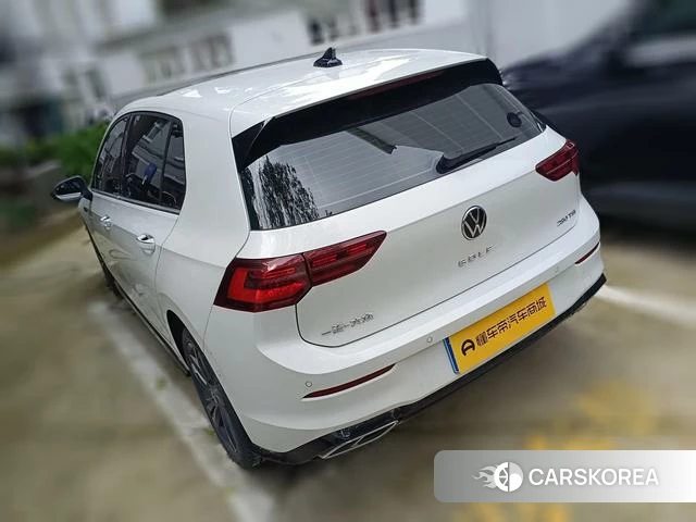 Volkswagen Golf 2024 Белый из Китая, фото 3