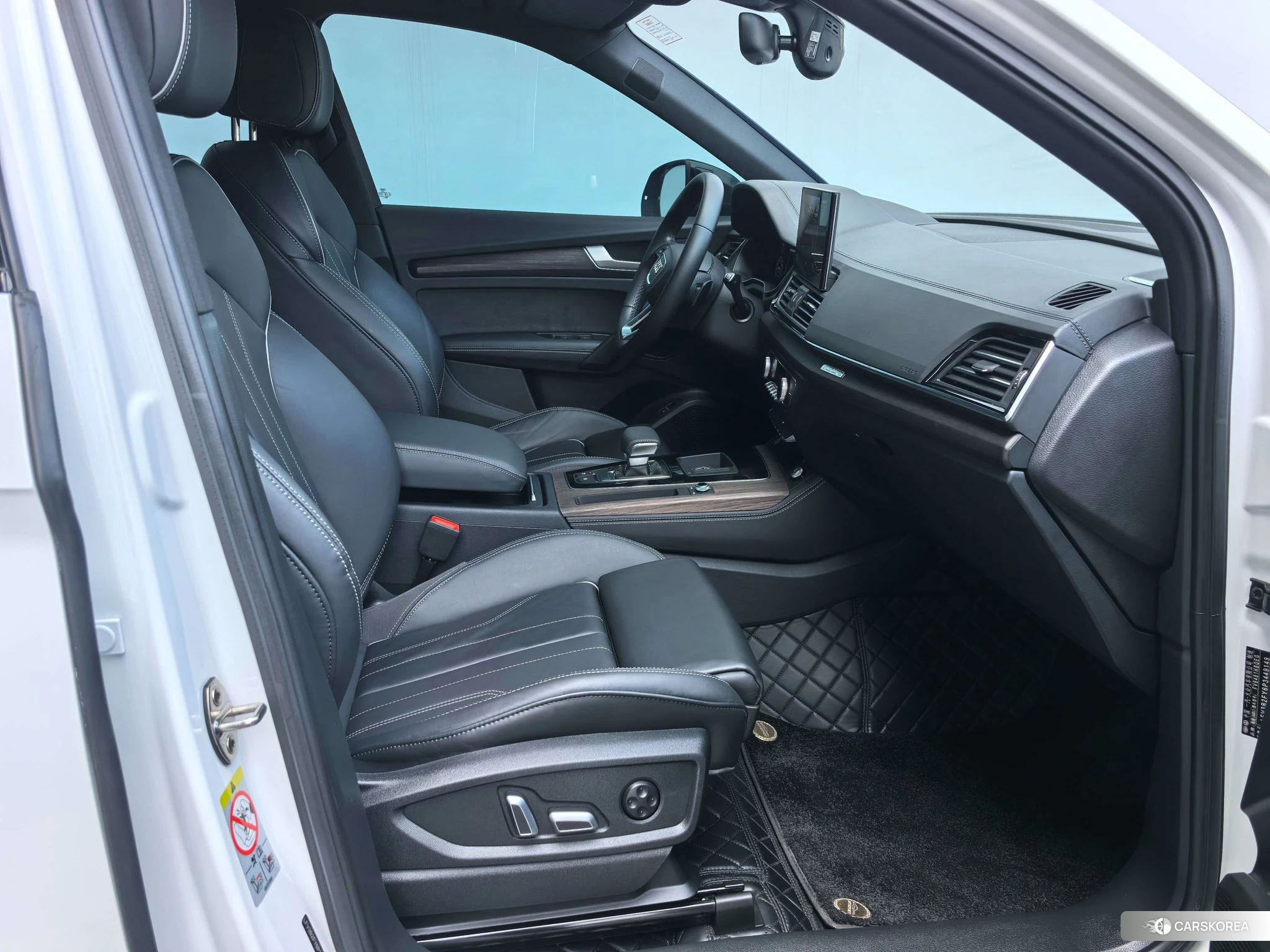 Audi Q5L id 4440298 из Китая 13
