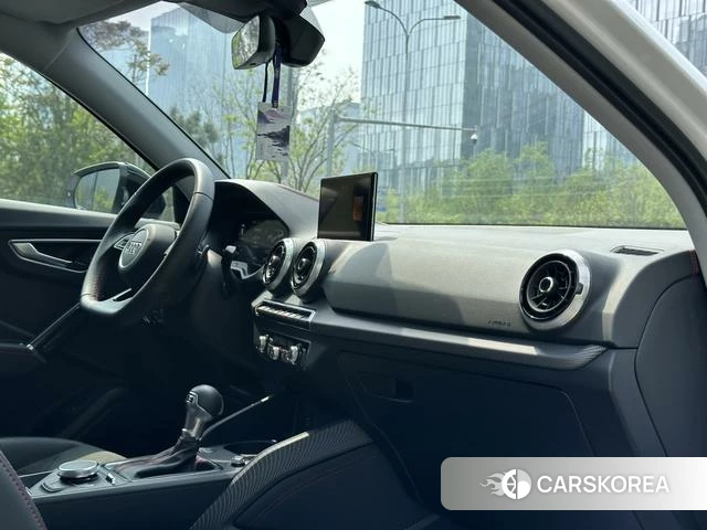 Audi Q2L id 4259351 из Китая 10