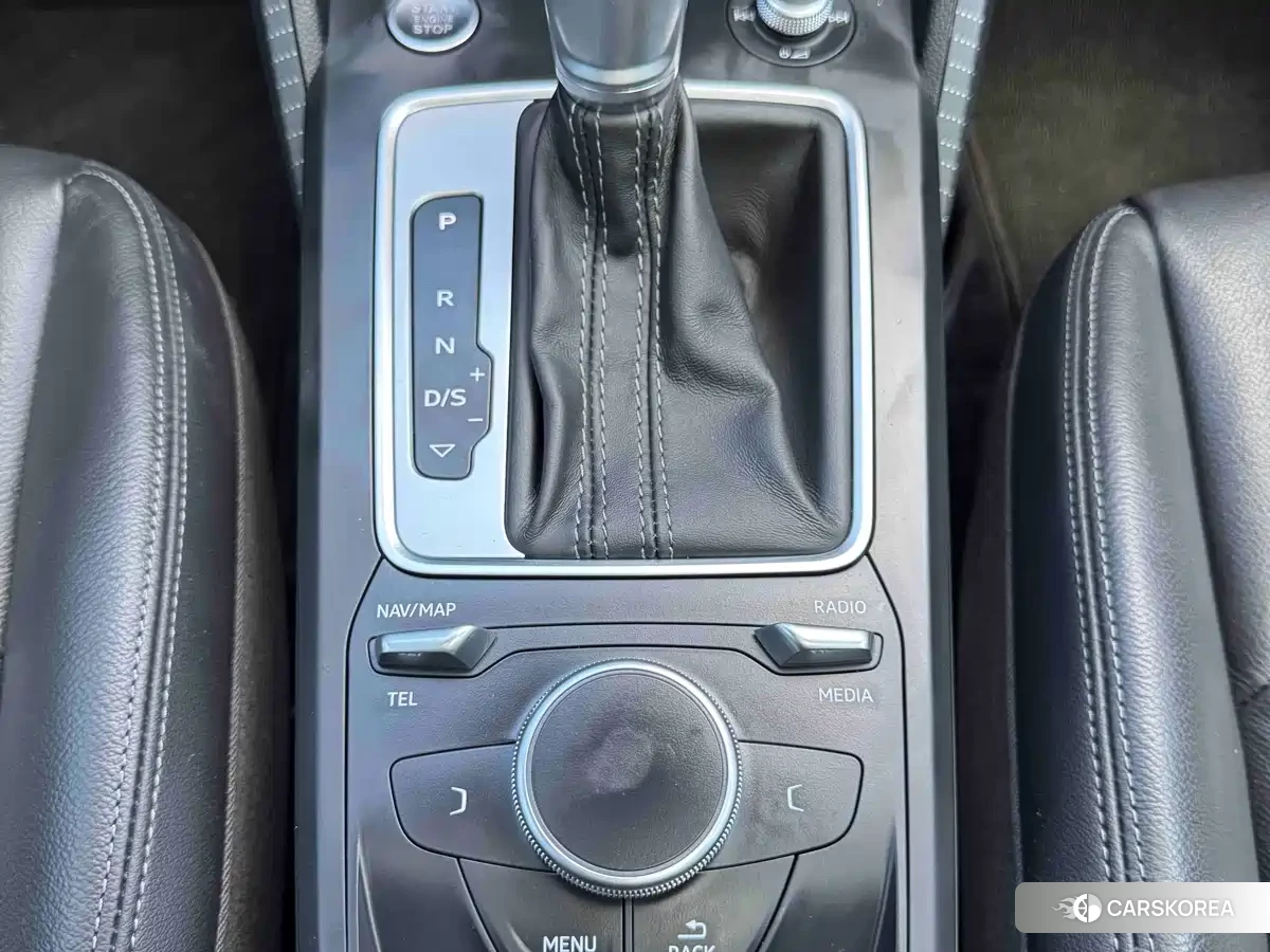 Audi Q2L id 4679870 из Китая 23