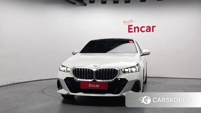 BMW 5 Series (G60) id 3619833 из Кореи 13