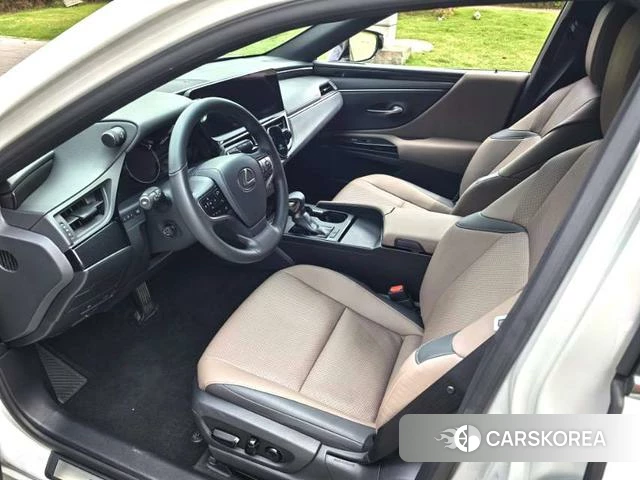Lexus ES 2023 Белый из Китая, фото 3