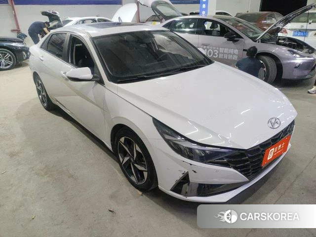 Hyundai Elantra 2023 Белый из Китая, фото 3