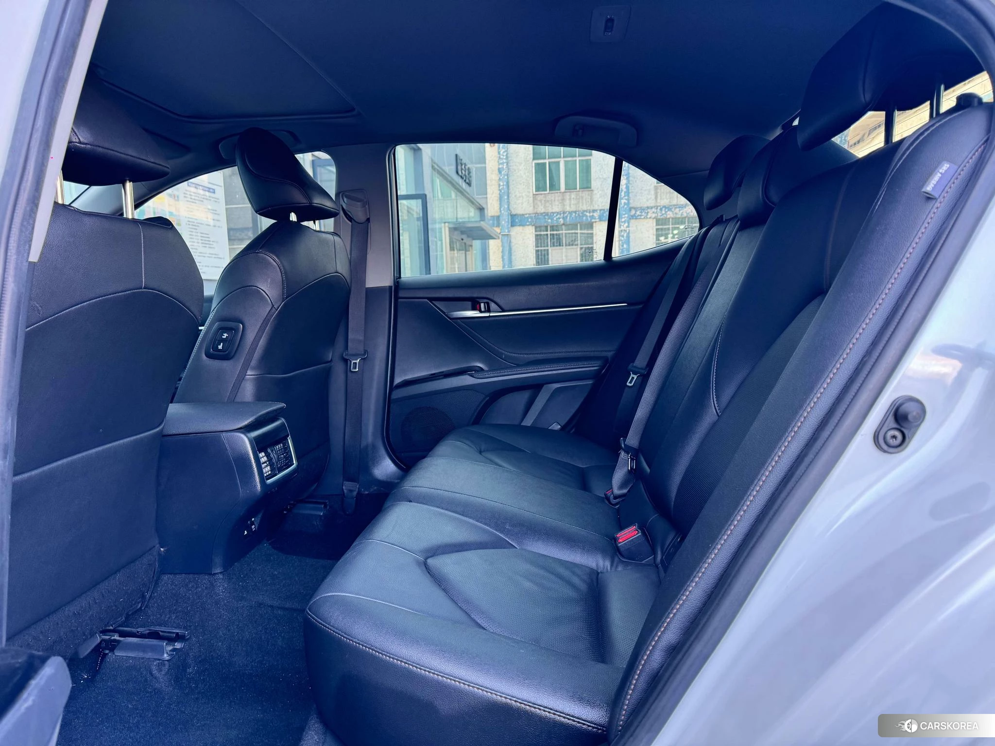 Toyota Camry 2021 Белый из Китая, фото 5