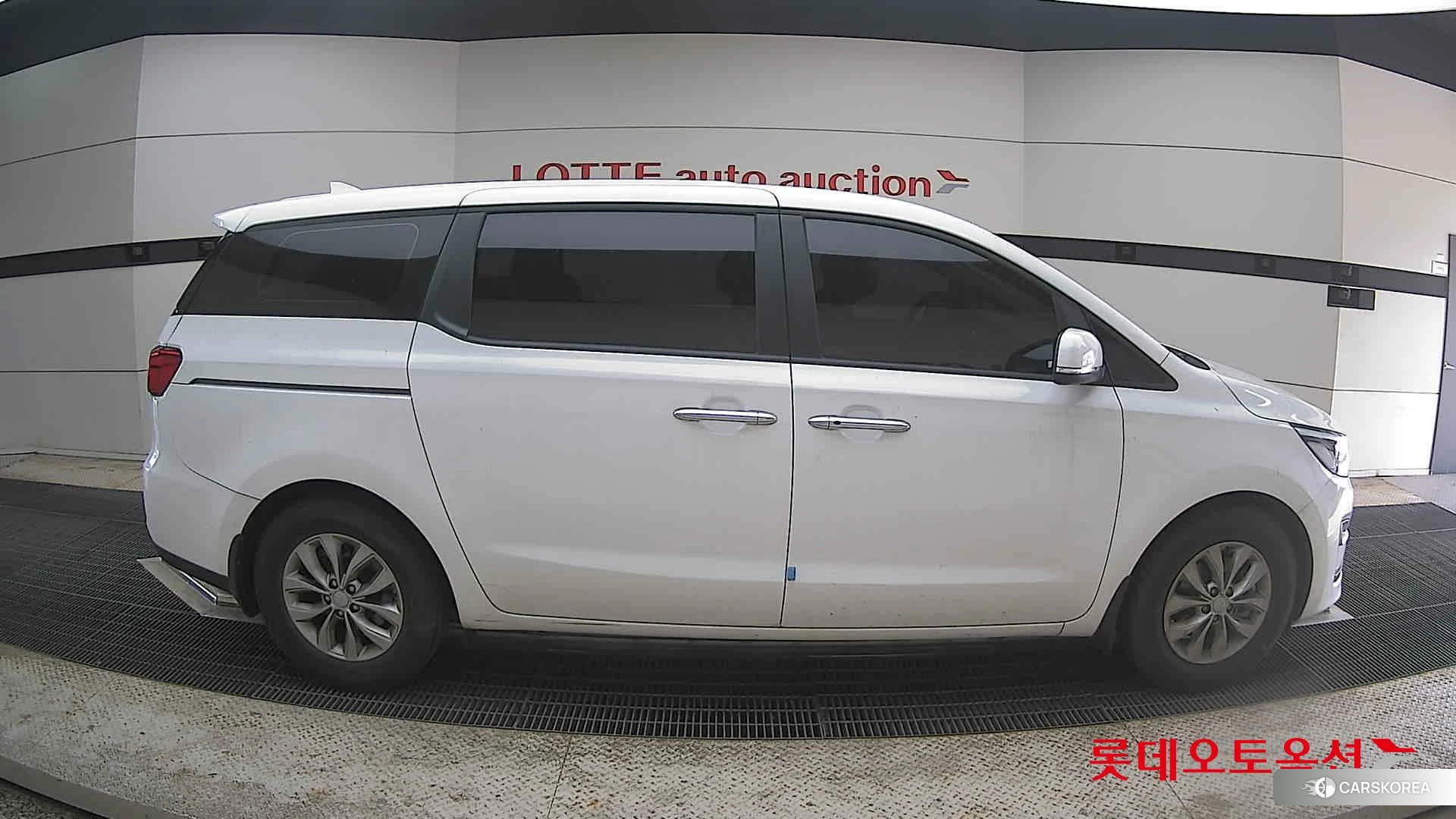 Kia Carnival id 4312611 из Кореи 23