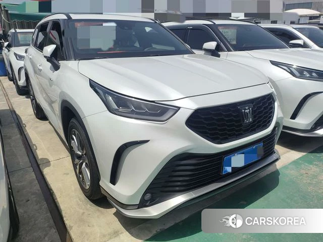 Toyota Crown Lufang 2025 Белый из Китая, фото 5