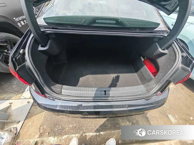 Volkswagen Passat 2025 Черный из Китая, фото 3