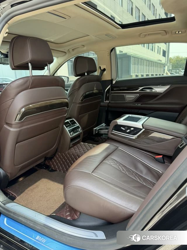 BMW 7 series 2021 Черный из Китая, фото 3