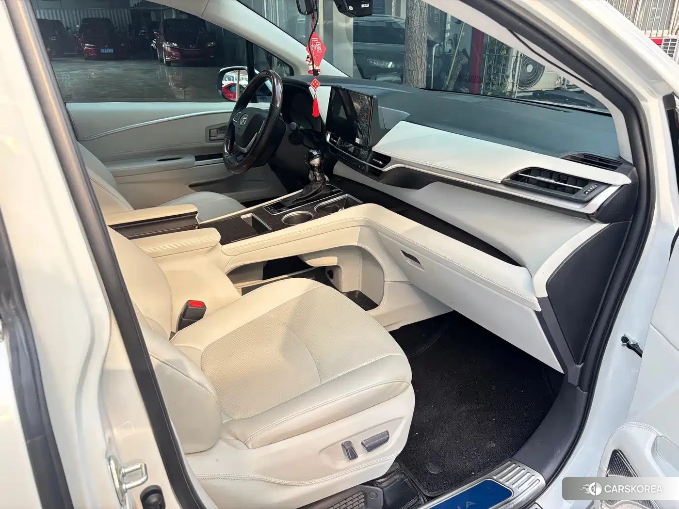 Toyota Grevia 2025 Белый из Китая, фото 3