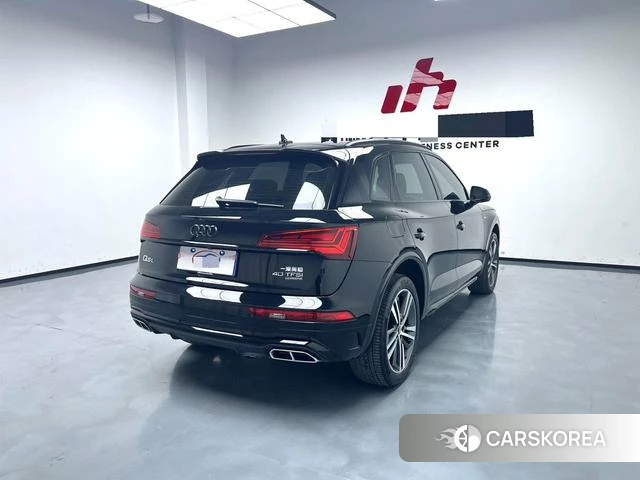 Audi Q5L 2024 Черный из Китая, фото 3