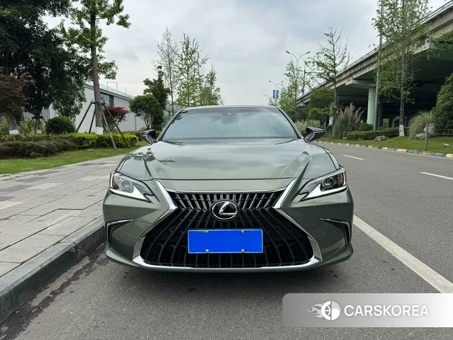 Lexus ES 2023 Зеленый из Китая, фото 6