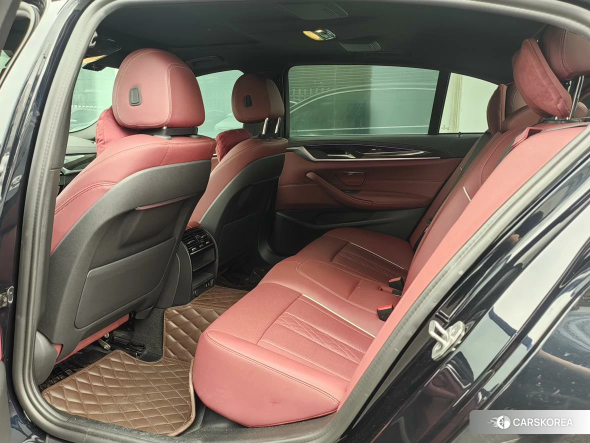 BMW 5 series 2021 Черный из Китая, фото 3