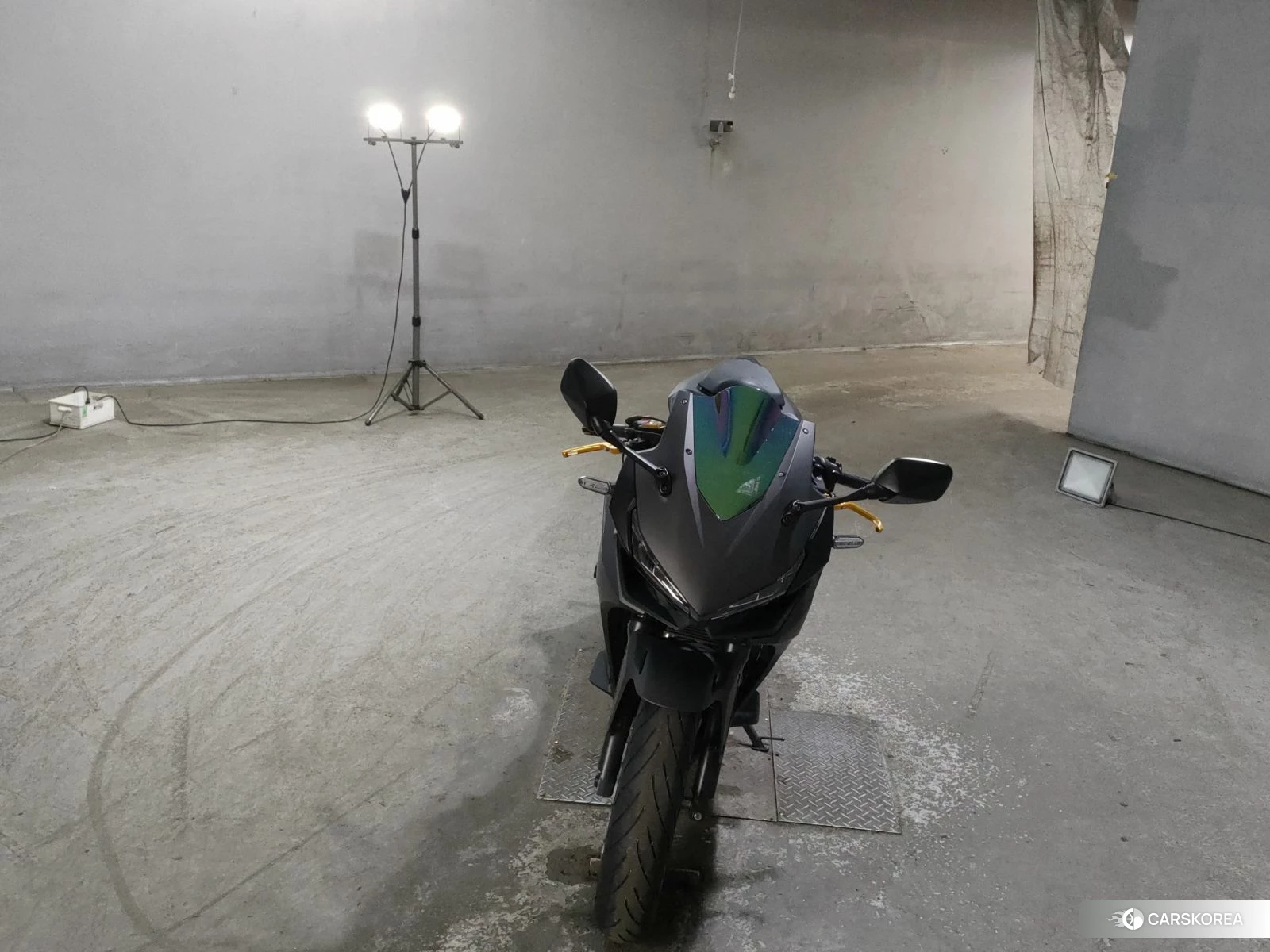 Проданный Honda CBR400R id 4184702 из Японии, фото 4