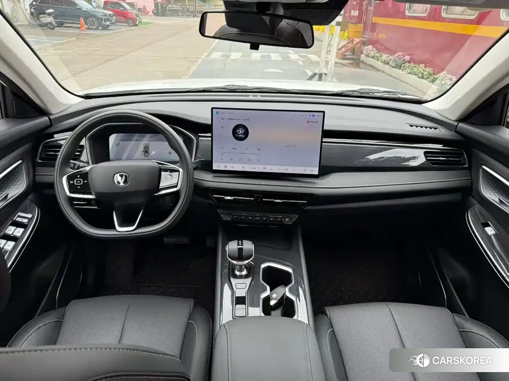 Chang'an CS75 2025 Белый из Китая, фото 3