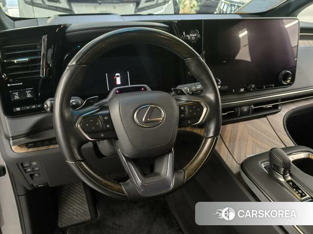 Lexus LM id 4328738 из Китая 15