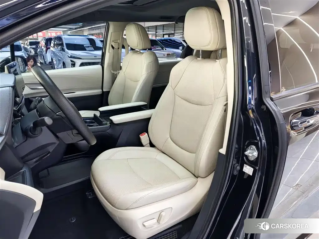 Toyota Sienna id 4546375 из Китая 23