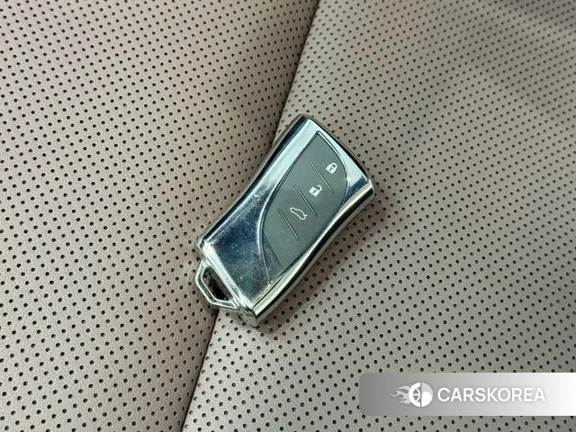 Lexus ES id 4314267 из Китая 23