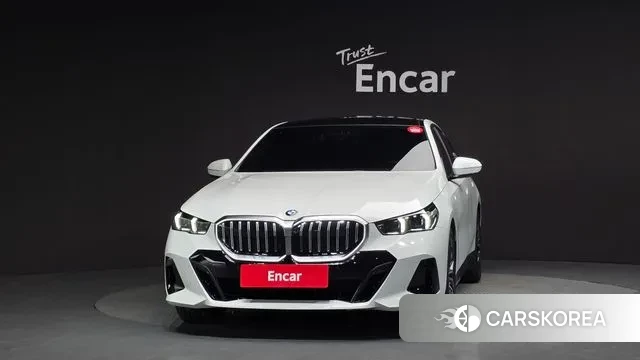 BMW 5 Series (G60) id 3507337 из Кореи 13