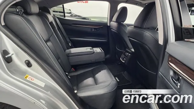 Lexus New ES300h id 2629604 из Кореи 13