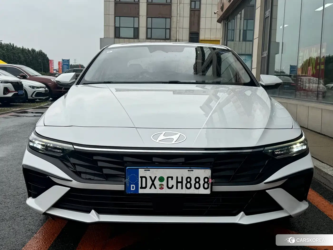 Hyundai Elantra 2023 Белый из Китая, фото 3