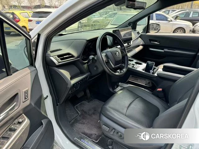 Toyota Saina 2023 Белый из Китая, фото 5