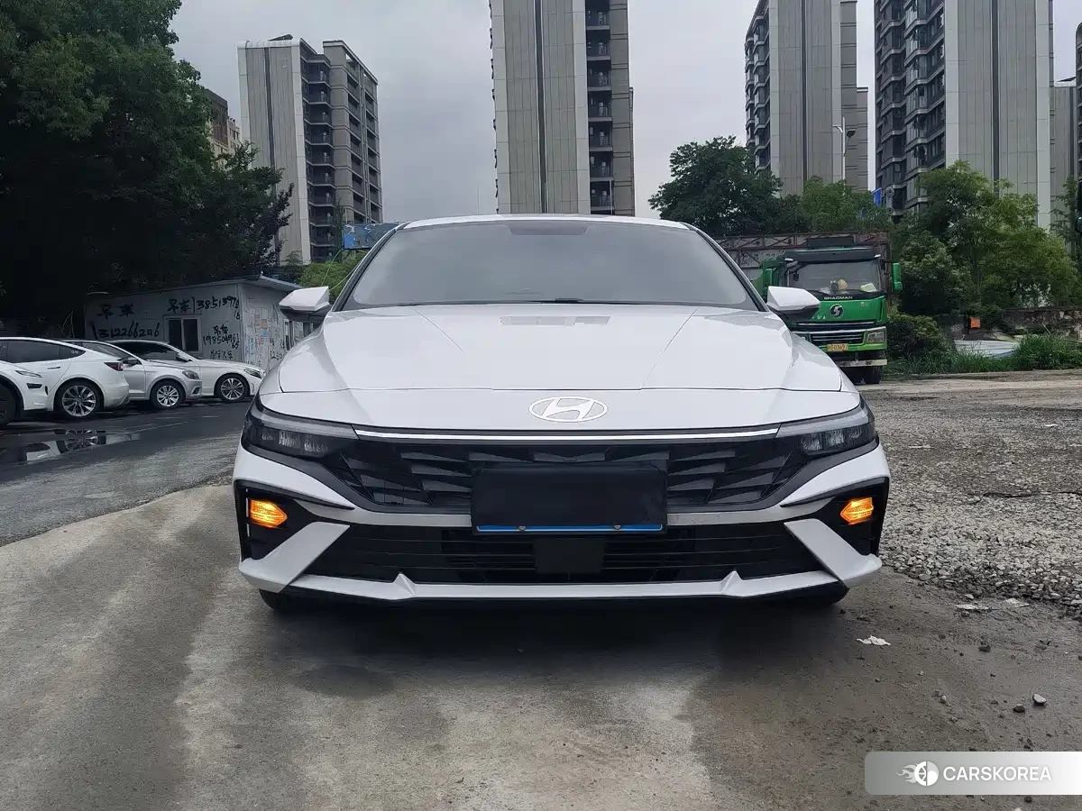 Hyundai Elantra 2026 Белый из Китая, фото 3