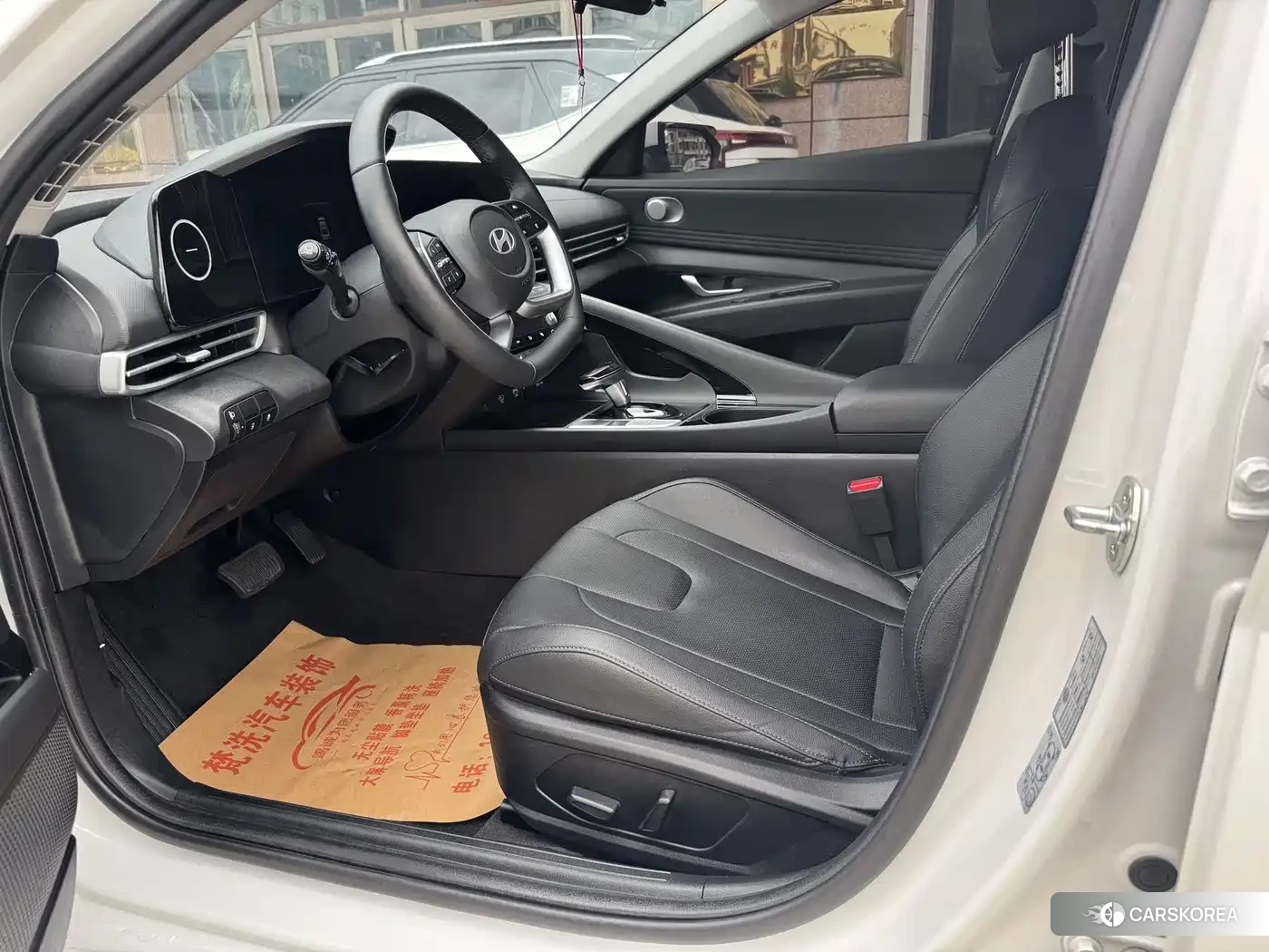Hyundai Elantra 2023 Белый из Китая, фото 3