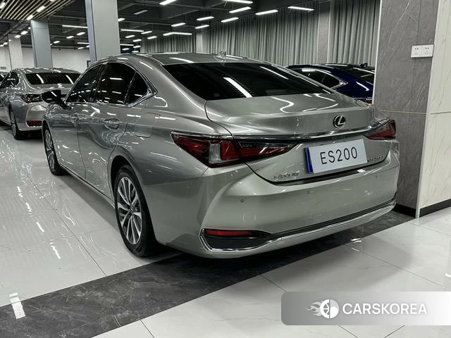 Lexus ES 2022 Серебристо-серый из Китая, фото 5