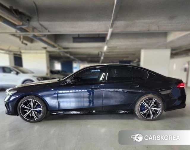 BMW 5 Series (G60) 2024 Черный из Кореи, фото 3