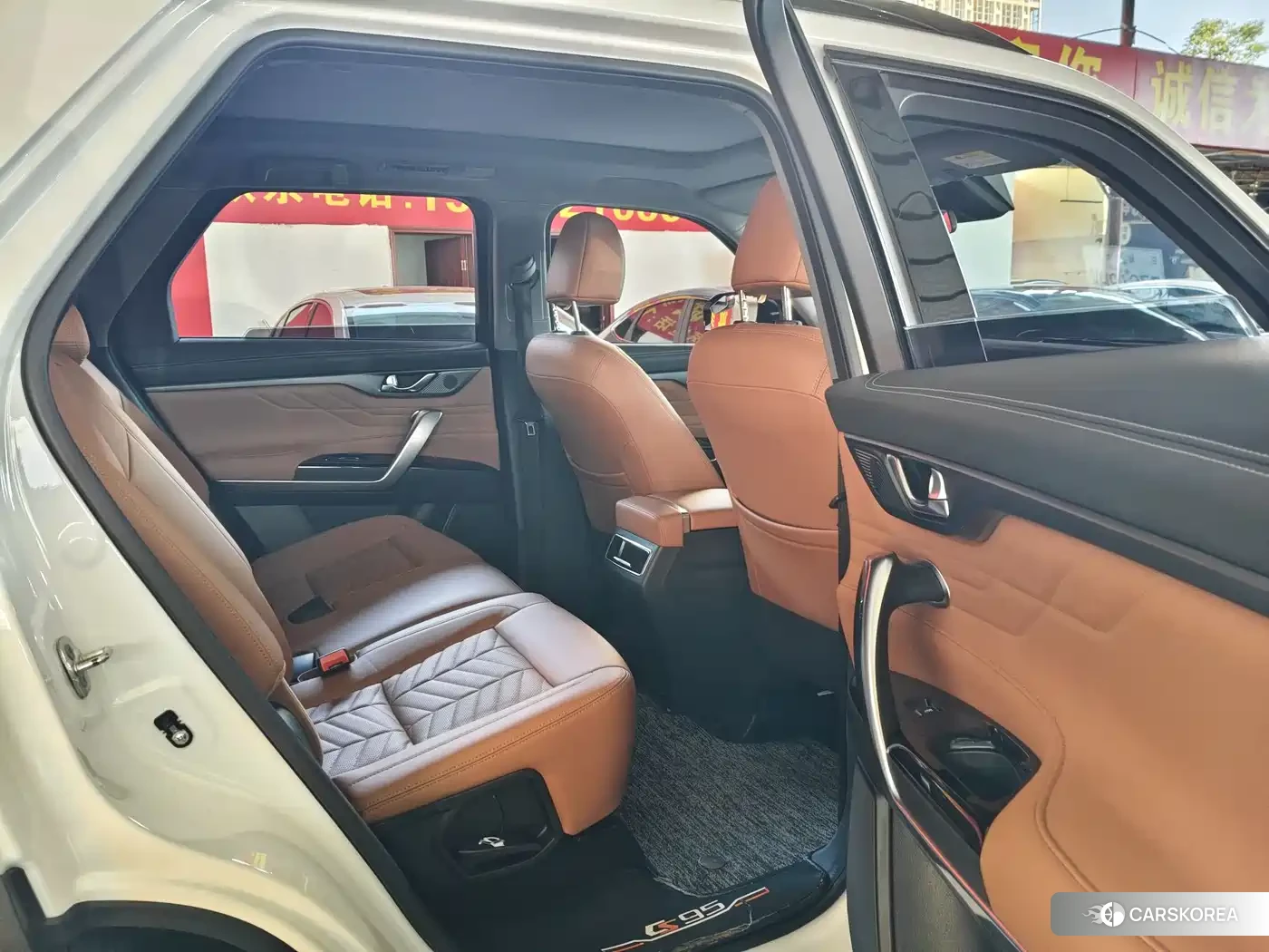 Chang'an CS95 2022 Белый из Китая, фото 3