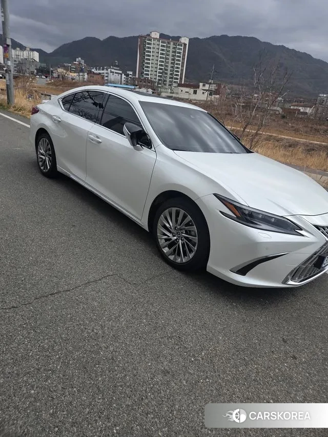Lexus New ES300h 2025 Белый из Кореи, фото 5