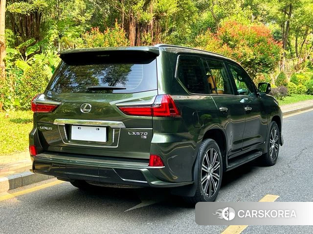 Lexus LX id 4274414 из Китая 14