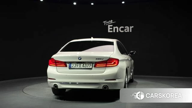 BMW 5 Series (G30) id 4531097 из Кореи 23