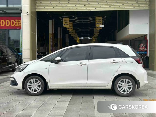 Honda Fit 2022 Белый из Китая, фото 4