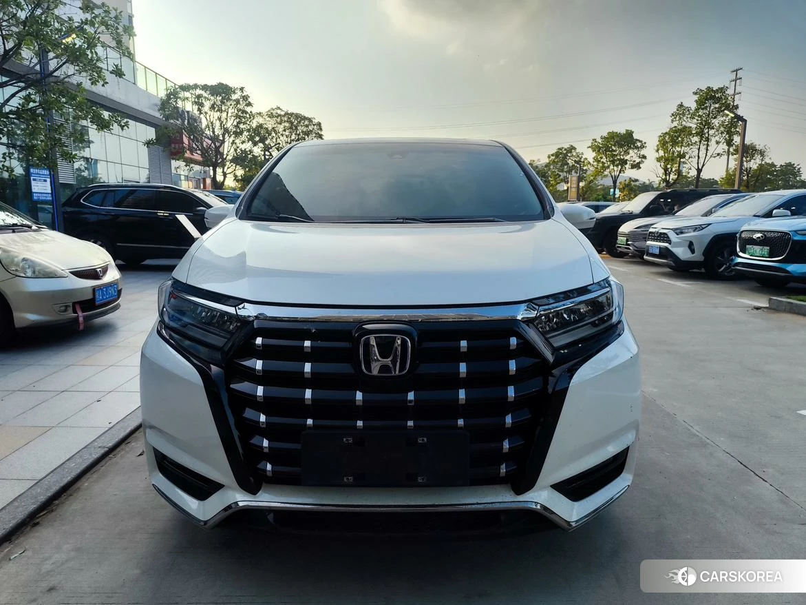 Honda Elysion 2021 Белый из Китая, фото 3