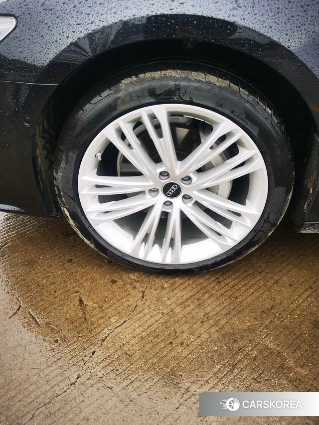 Audi A7L id 4238997 из Китая 21