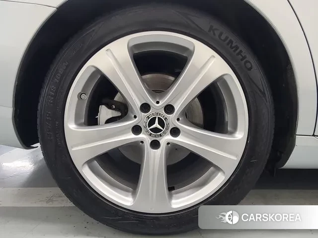 Mercedes-Benz E-Class W213 2018 Серебряный из Кореи, фото 3