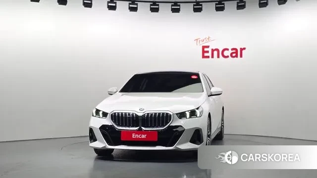 BMW 5 Series (G60) id 3446939 из Кореи 13