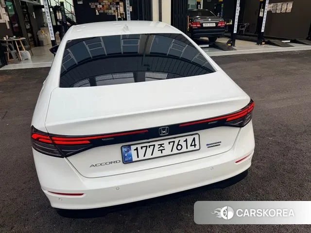 Honda Accord 11th Generation 2024 Белый из Кореи, фото 3