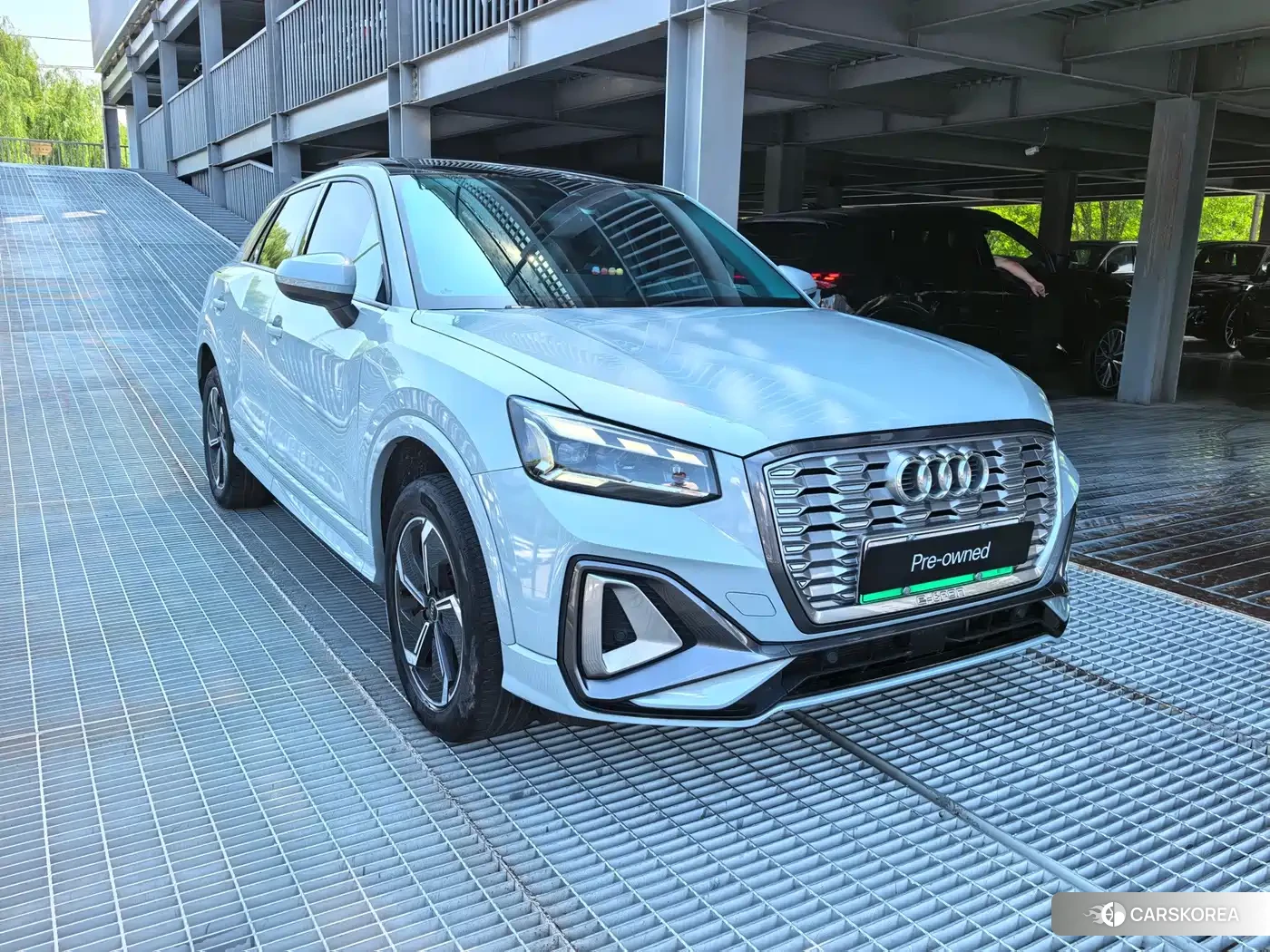 Audi Q2L 2022 Silver/gray из Китая, фото 3