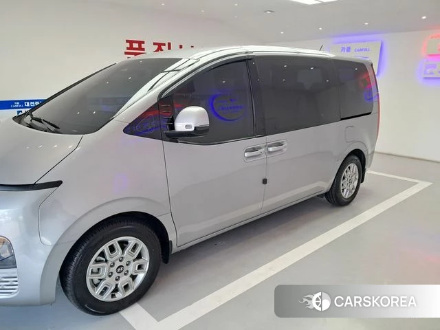 Hyundai Staria 2024 Серебристо-серый из Кореи, фото 6