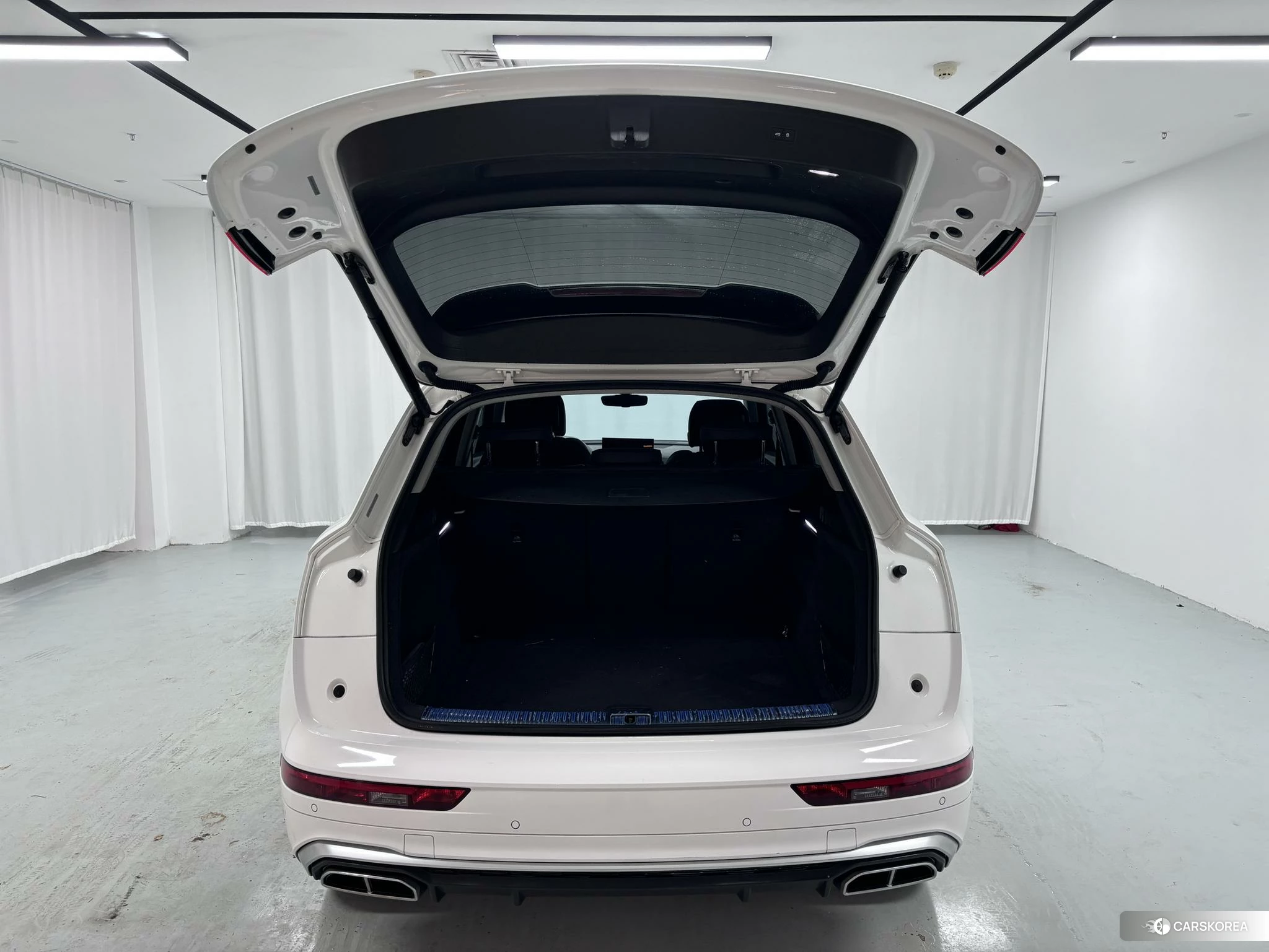 Audi Q5L id 4473379 из Китая 13
