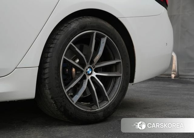 BMW 5 Series (G30) 2022 Белый из Кореи, фото 4